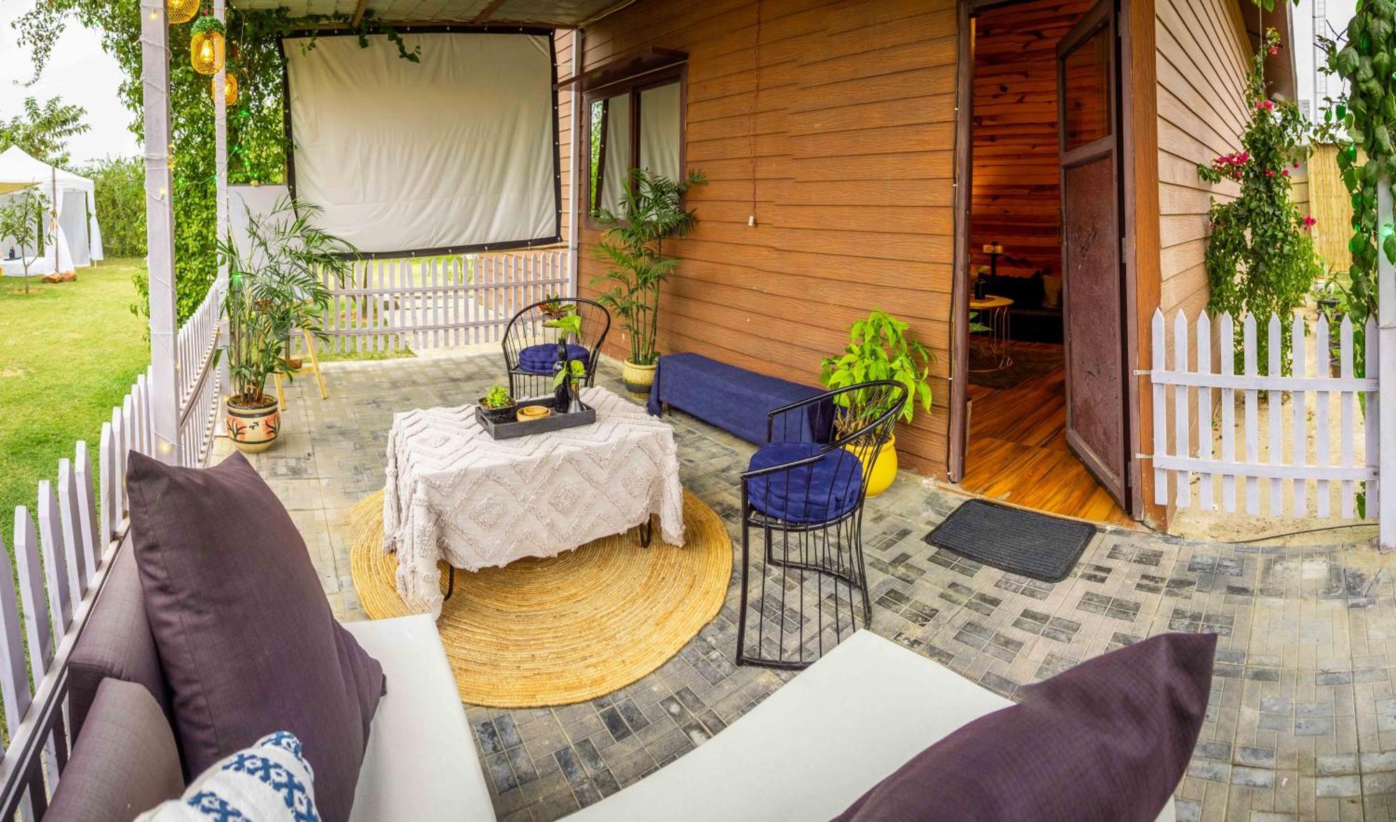 The Nirvana Nest Gurgaon Extérieur photo
