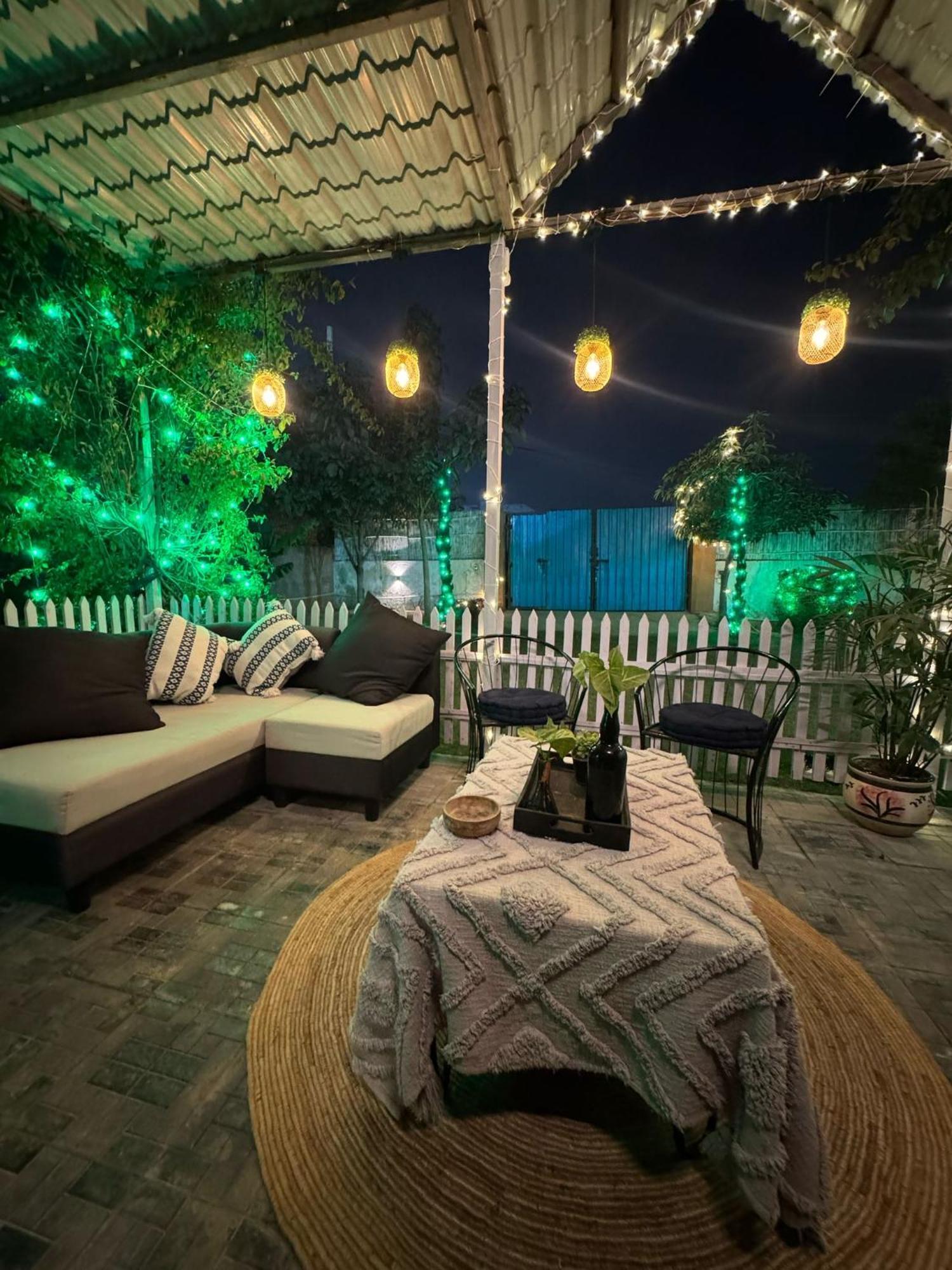 The Nirvana Nest Gurgaon Extérieur photo