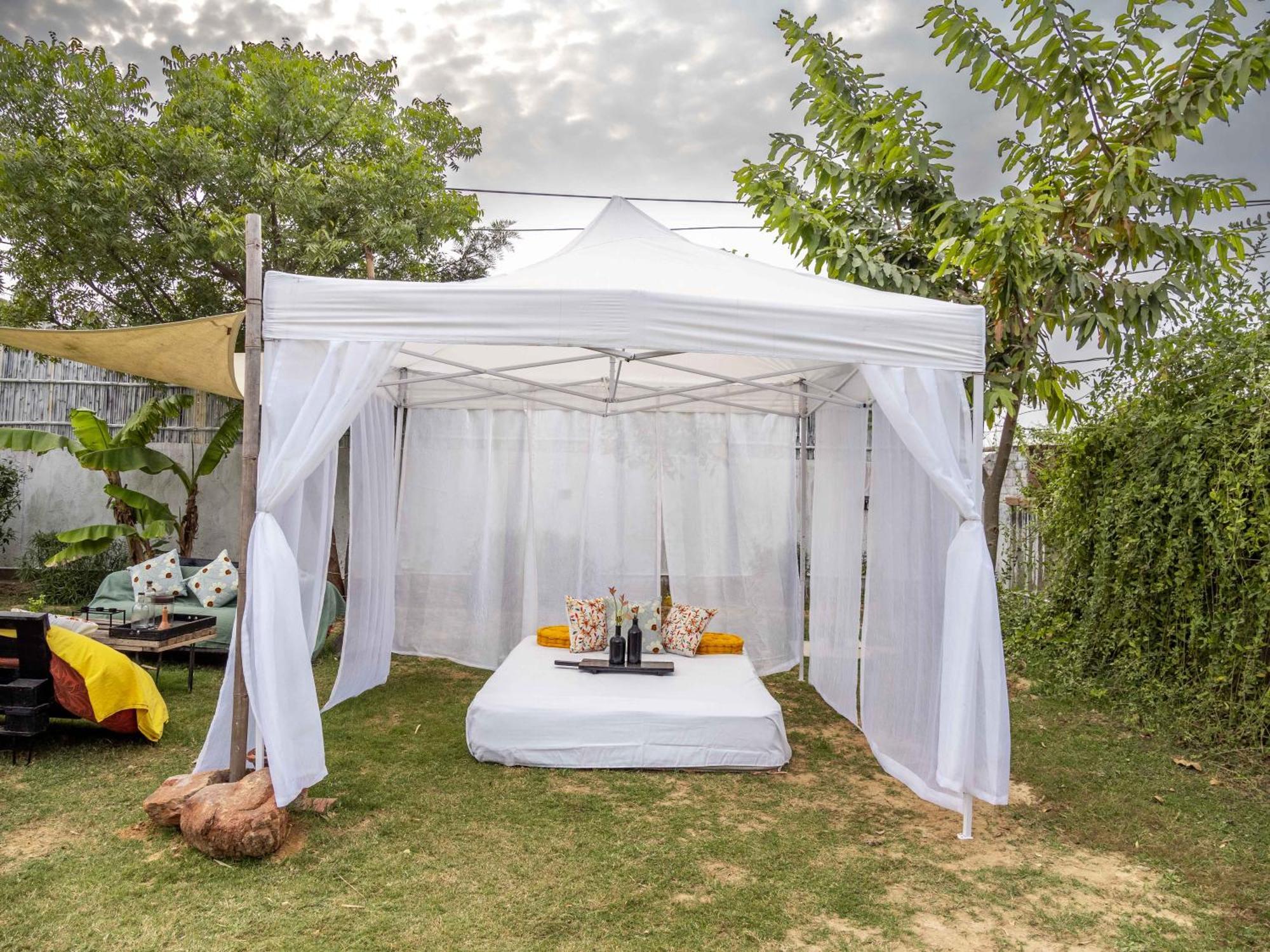 The Nirvana Nest Gurgaon Extérieur photo